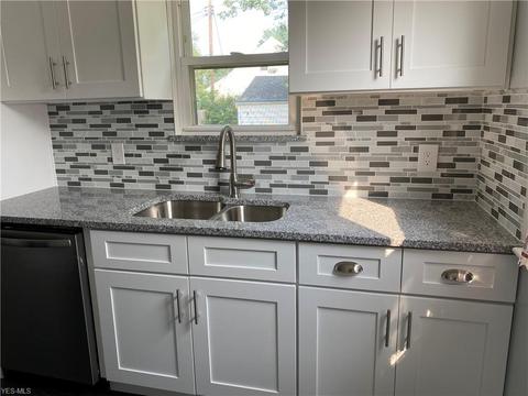 675 E 241st St, Euclid, OH 44123 photo 6