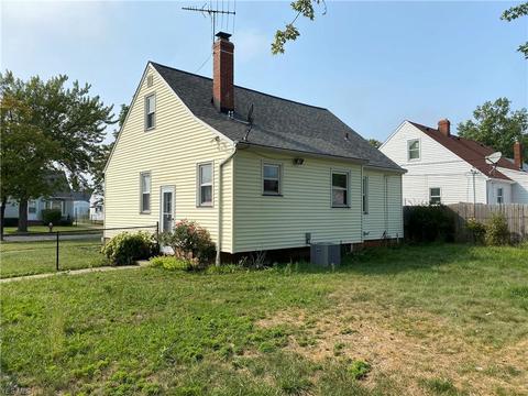 675 E 241st St, Euclid, OH 44123 photo 3