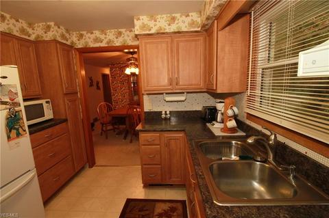 3102 Eldora Dr, Youngstown, OH 44511 photo 10