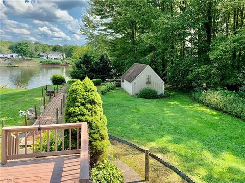 1048 Lode Star Dr, Roaming Shores, OH 44085 photo 2