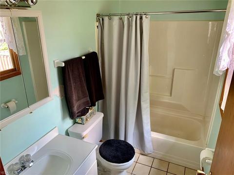 1048 Lode Star Dr, Roaming Shores, OH 44085 photo 10