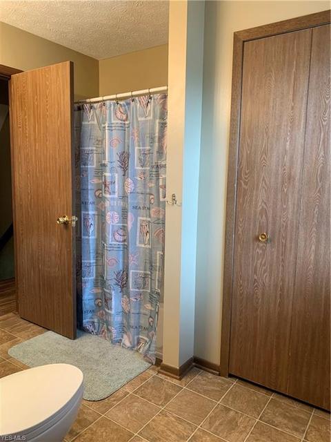466 Hampton Dr, Elyria, OH 44035 photo 17