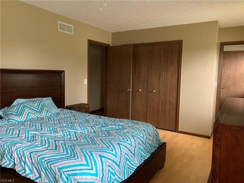 466 Hampton Dr, Elyria, OH 44035 photo 20