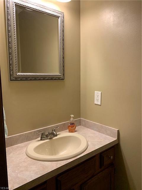 466 Hampton Dr, Elyria, OH 44035 photo 25