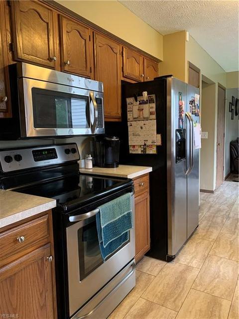 466 Hampton Dr, Elyria, OH 44035 photo 7