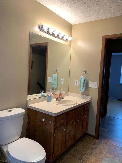 466 Hampton Dr, Elyria, OH 44035 photo 18
