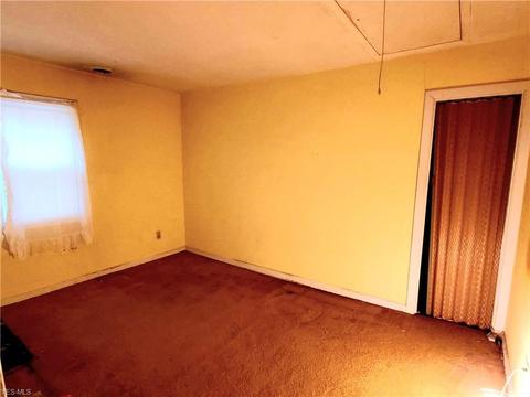 694 Bell Ave, Elyria, OH 44035 photo 7
