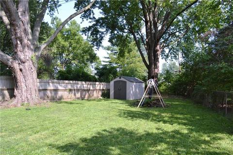 694 Bell Ave, Elyria, OH 44035 photo 10
