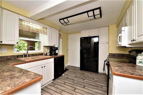 8990 Hendricks Rd, Mentor, OH 44060 photo 11