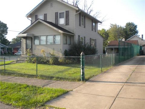 458 Eckard Ave, Akron, OH 44314 photo 2