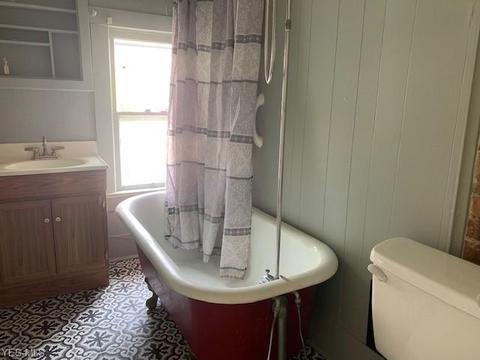 423 E 7th St, Dover, OH 44622 photo 10