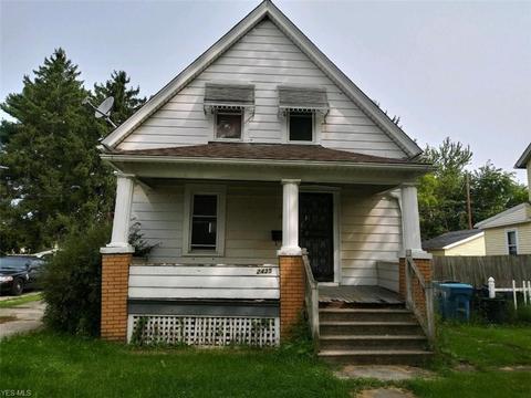 2435 E 33rd St, Lorain, OH 44055 photo 1
