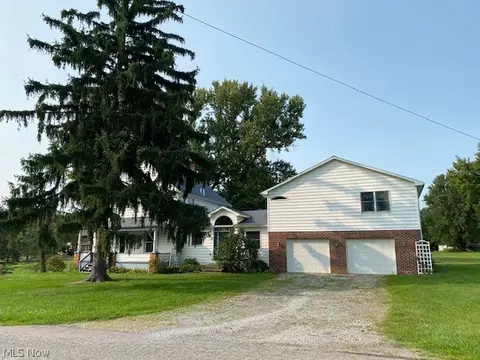 17842 Park St, Beloit, OH 44609 photo 3