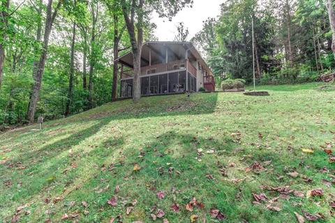 511 E Mohawk Dr, Malvern, OH 44644 photo 1