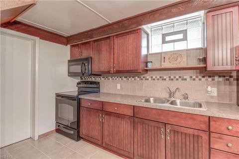 511 E Mohawk Dr, Malvern, OH 44644 photo 9