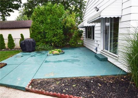 24450 Devoe Ave, Euclid, OH 44123 photo 11