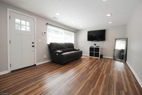 1883 E 37 St, Lorain, OH 44055 photo 6