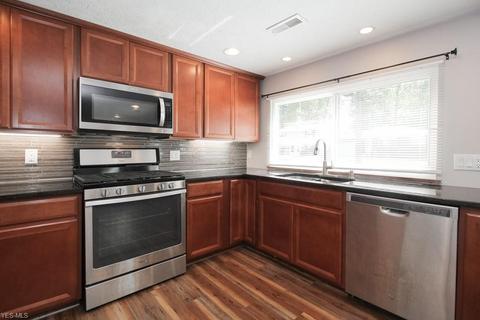 1883 E 37 St, Lorain, OH 44055 photo 3