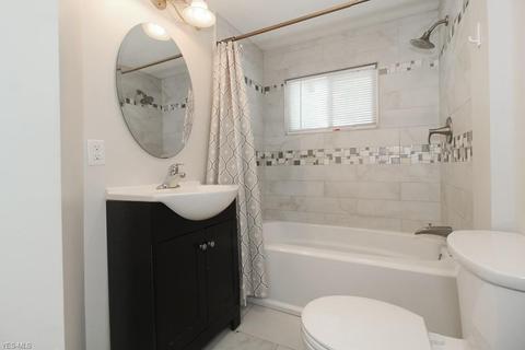 1883 E 37 St, Lorain, OH 44055 photo 9