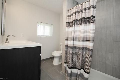 1883 E 37 St, Lorain, OH 44055 photo 12