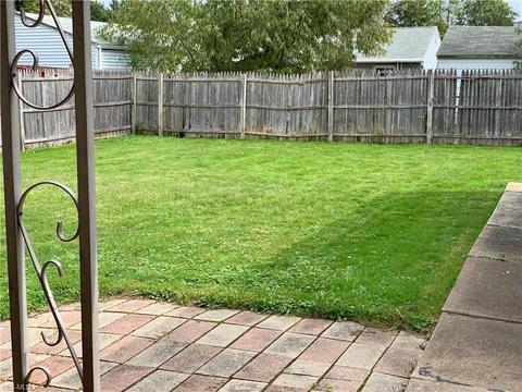 581 Willow Park Rd, Elyria, OH 44035 photo 11