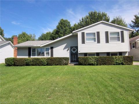 120 Valley Forge Cir, Elyria, OH 44035 photo 1