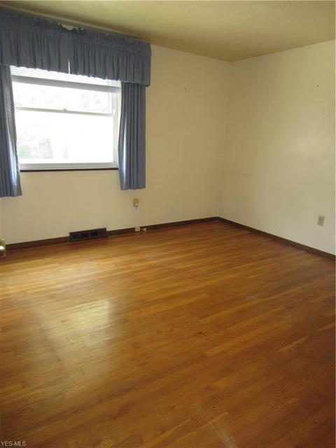 120 Valley Forge Cir, Elyria, OH 44035 photo 7
