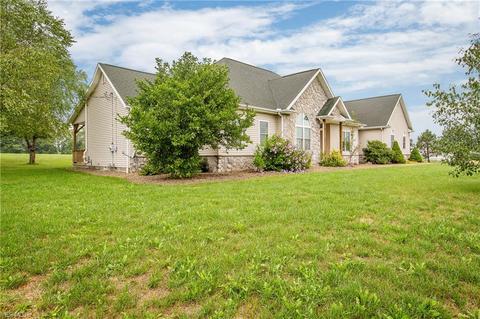 4555 Sandy Ave SE, Canton, OH 44707 photo 2