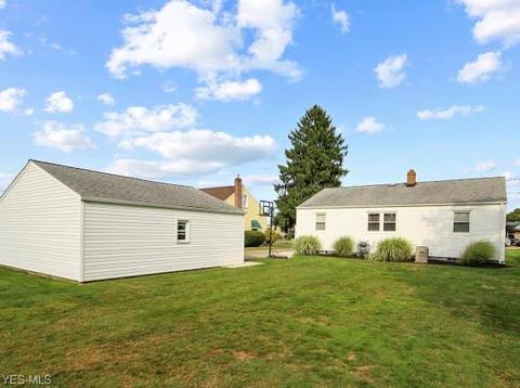 969 5th St, Struthers, OH 44471 photo 4