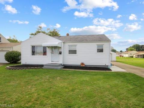 969 5th St, Struthers, OH 44471 photo 2