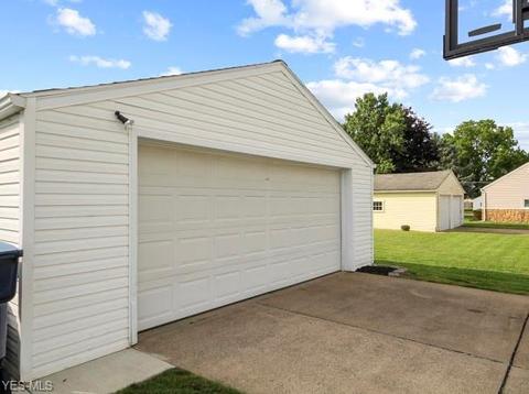 969 5th St, Struthers, OH 44471 photo 3