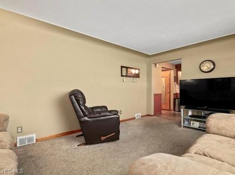 969 5th St, Struthers, OH 44471 photo 10