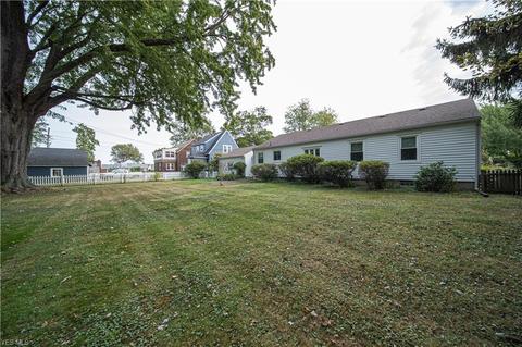 2693 Walnut Blvd, Ashtabula, OH 44004 photo 3