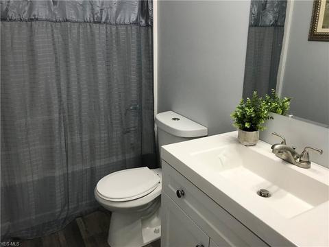 8062 Middlesex Rd, Mentor, OH 44060 photo 8