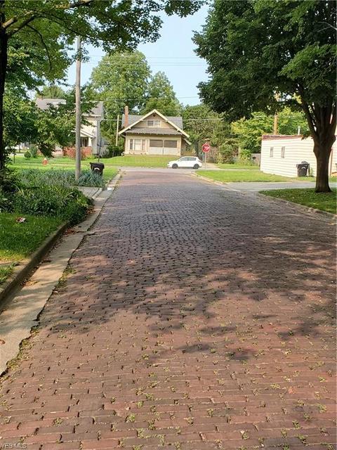 350 9th St, Elyria, OH 44035 photo 4
