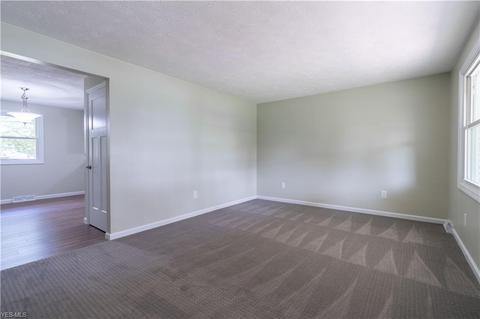 2133 Diamond St NE, Canton, OH 44721 photo 9