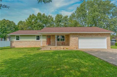 2133 Diamond St NE, Canton, OH 44721 photo 1