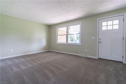 2133 Diamond St NE, Canton, OH 44721 photo 8