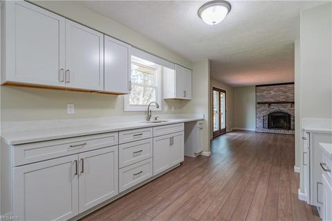2133 Diamond St NE, Canton, OH 44721 photo 3