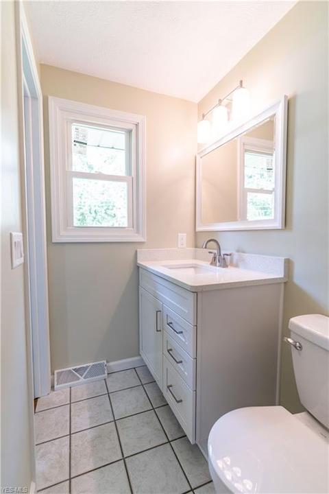 2133 Diamond St NE, Canton, OH 44721 photo 17