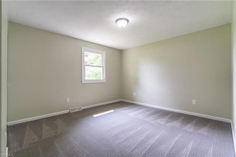 2133 Diamond St NE, Canton, OH 44721 photo 11