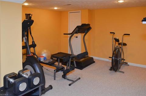 1101 Cobblefield St NE, Canton, OH 44721 photo 24