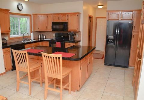 1101 Cobblefield St NE, Canton, OH 44721 photo 9
