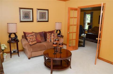 1101 Cobblefield St NE, Canton, OH 44721 photo 4