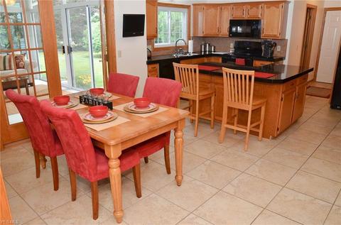1101 Cobblefield St NE, Canton, OH 44721 photo 10