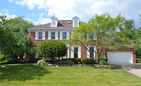 1101 Cobblefield St NE, Canton, OH 44721 photo 1