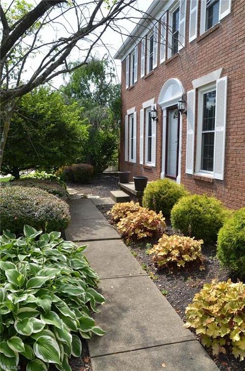 1101 Cobblefield St NE, Canton, OH 44721 photo 3