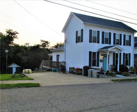 802 Chestnut St N, Barnesville, OH 43713 photo 3