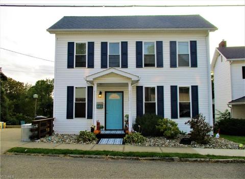 802 Chestnut St N, Barnesville, OH 43713 photo 1