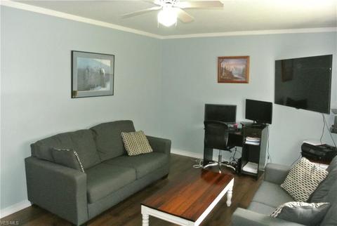 6495 Michael Dr, Brook Park, OH 44142 photo 10